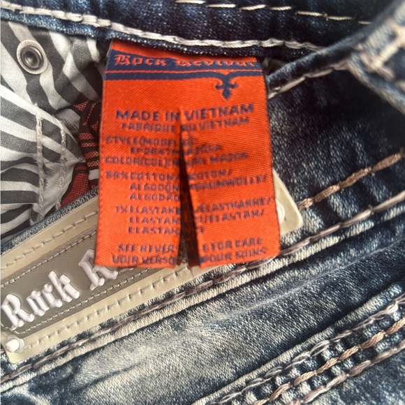 Rock revival Distressed Blue Jeans NWOT - Picture 10 of 10
